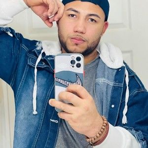 Meet your Posher, Moises